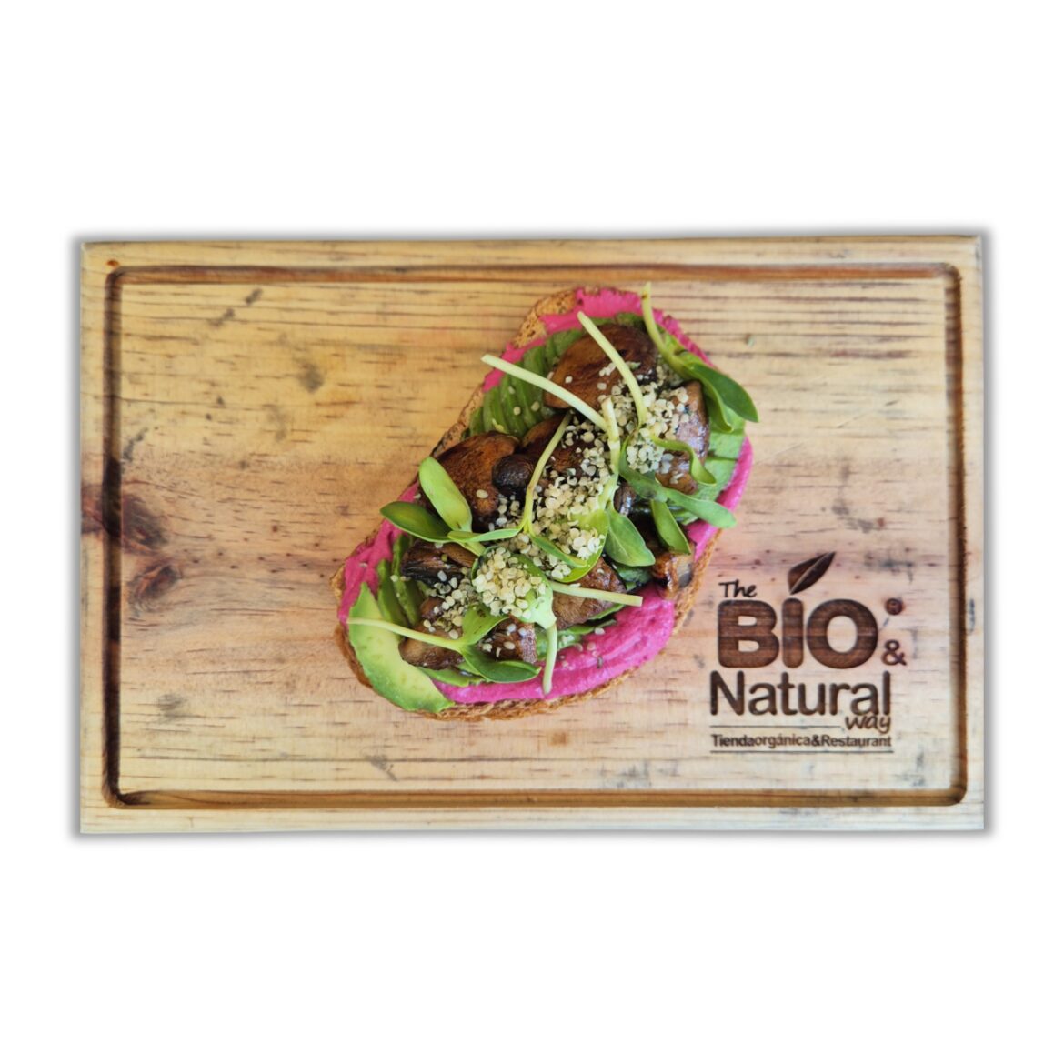 TOSTADA-AGUACATE-HUMMUS-BETABEL.jpg