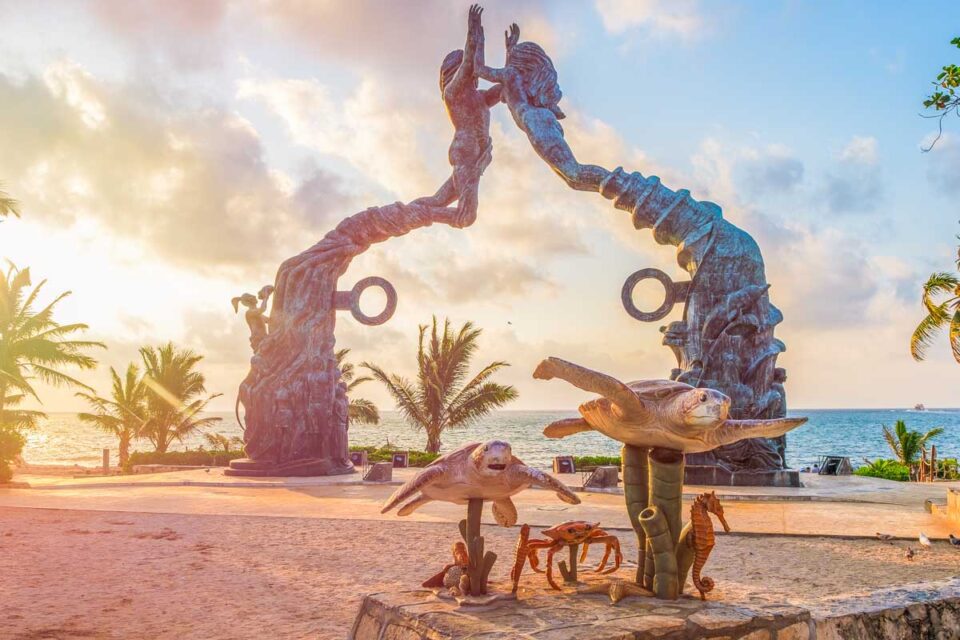 Parque-Los-Fundadores-Playa-del-Carmen-Mexico-960x640-1.jpg